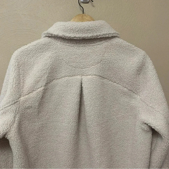 Spanx Fleece Shirt Jacket Sherpa Shacket in Cream Size Medium - Picture 11 of 16